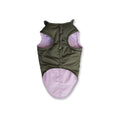Chaleco verde militar protector de frío y lluvia para perros y gatos largos como salchichas o teckels.