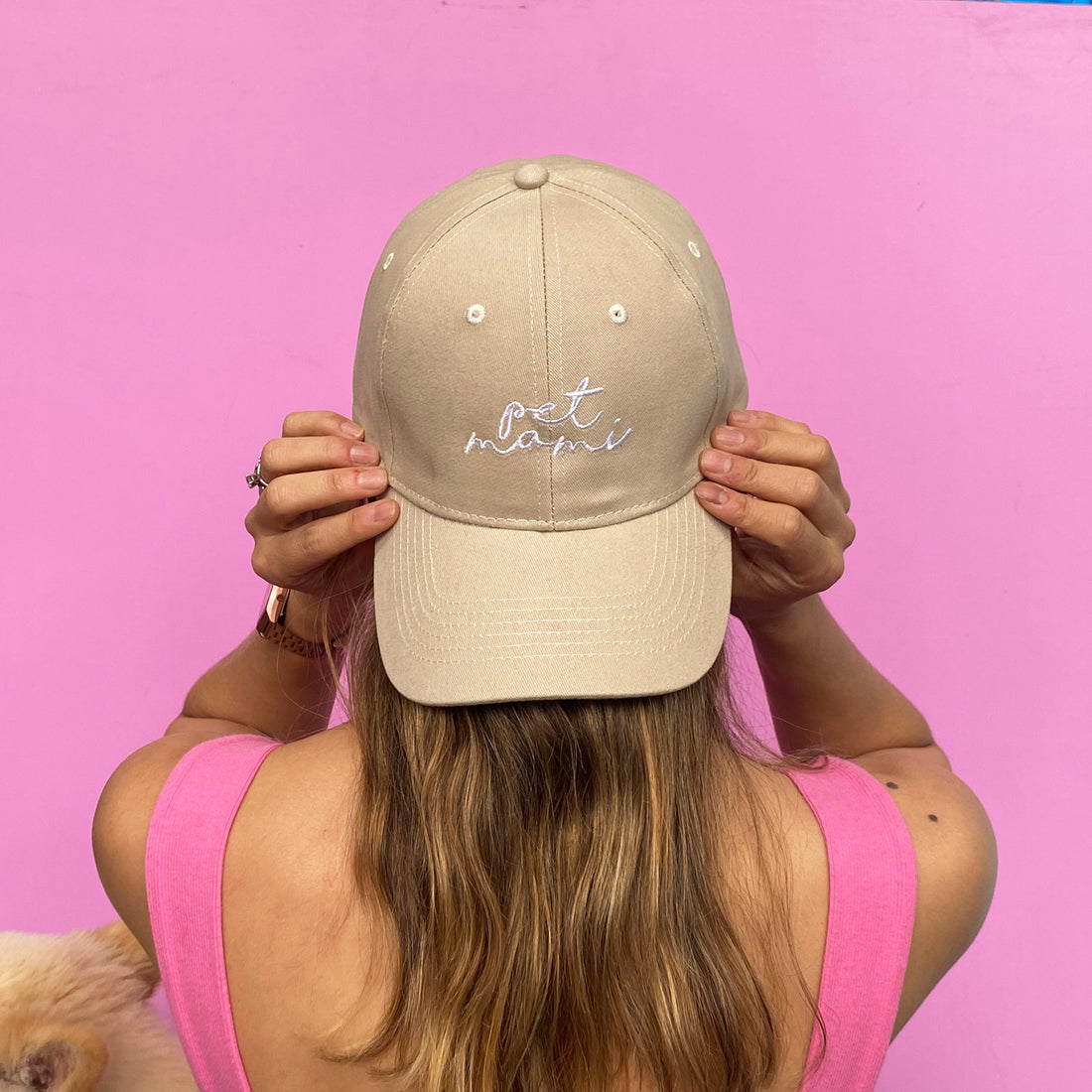Gorra habano Pet Mami Wawaw para mascotas perros y gatos.