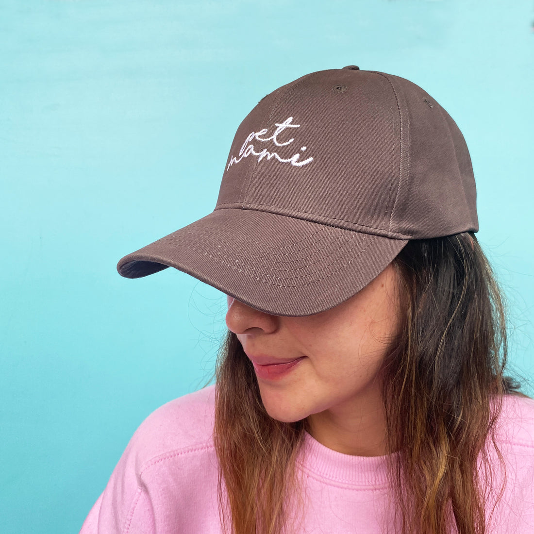 Gorra gris Pet Mami Wawaw para mascotas perros y gatos.