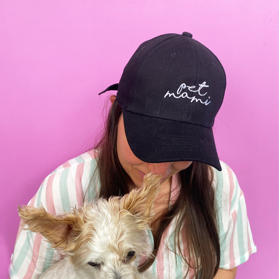 Gorra negra Pet Mami Wawaw para mascotas perros y gatos.