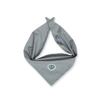 Pañoleta reflectiva gris