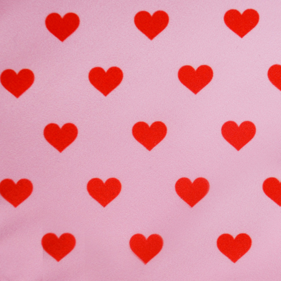 Pañoleta rosa corazones rojos Wawaw para mascotas perros y gatos.