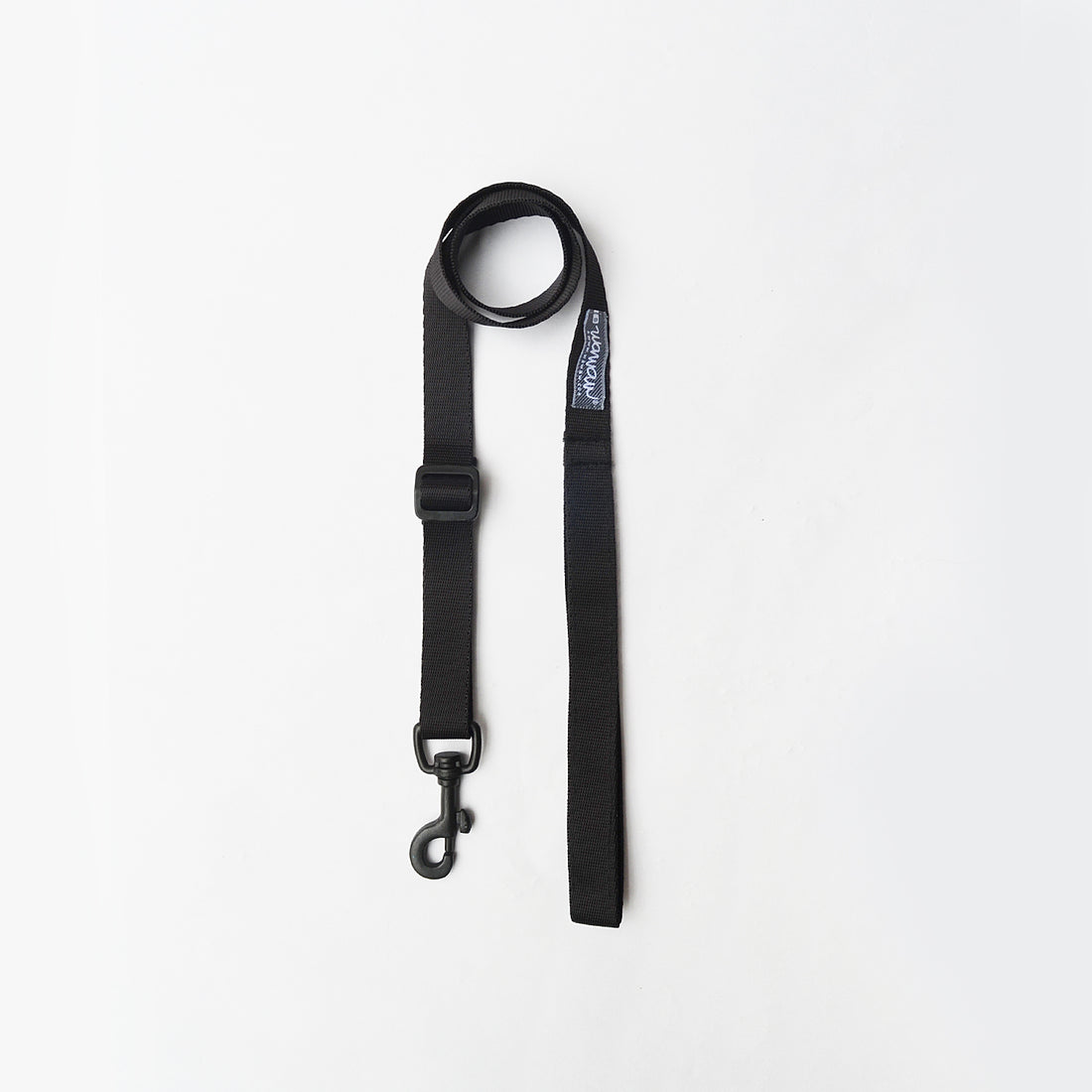 Traílla reata negro Wawaw para mascotas perros y gatos.